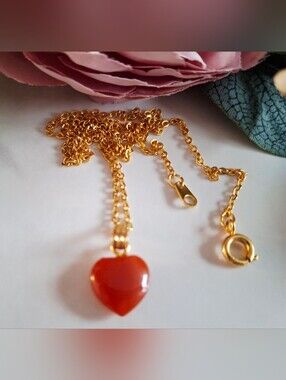 Vintage 80s ✨️❤️Small Red Jade Heart Pendant Necklace
